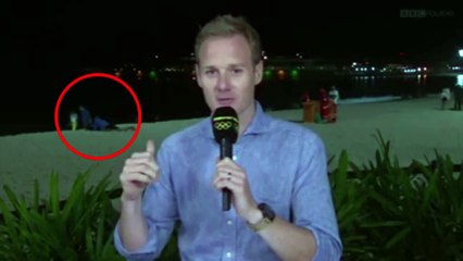 Yayın Sırasında Arkada Öpüşen Çift