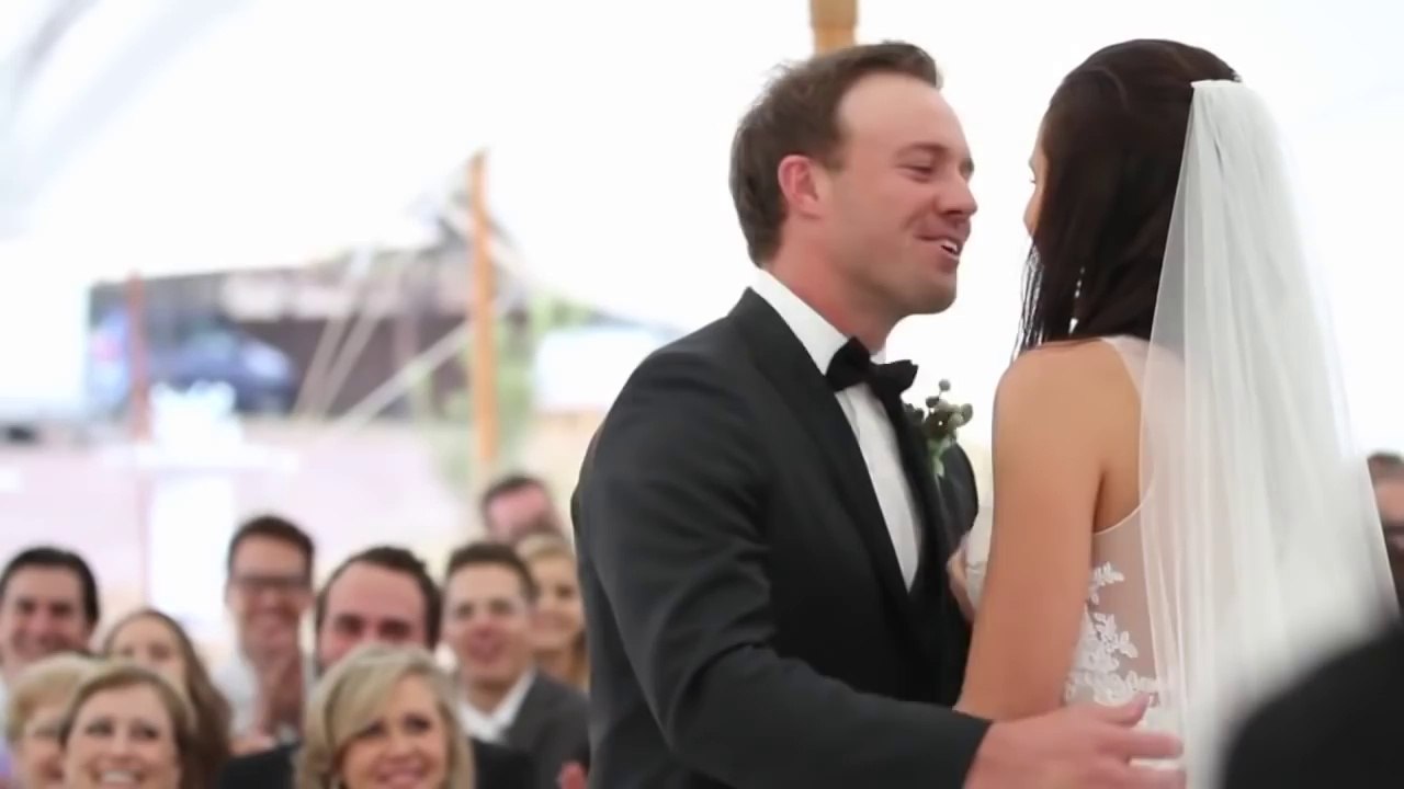 AB de Villiers Kissing his wife Danielle de Villiers on his Marriage.Video of his marriage