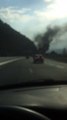 Un bus en feu sur l'autoroute A8