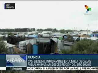 Francia: casi siete mil inmigrantes en el campamento de Calais