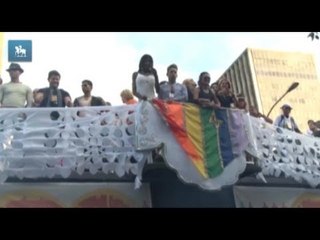 "Parada gay não garante aceitação", diz especialista