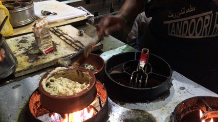 Famous Makhni handi & Paneer Reshmi maker in Karachi (since 1984)
