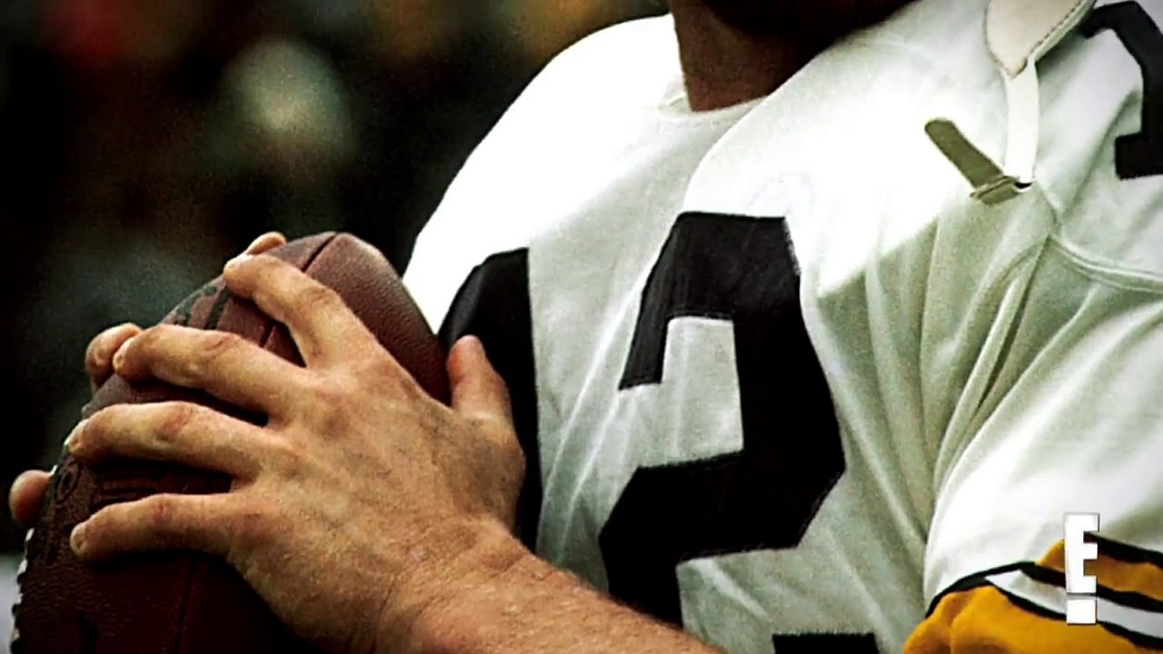 Duck Dynasty Star Chooses Ducks Over Football | E! True Hollywood Story