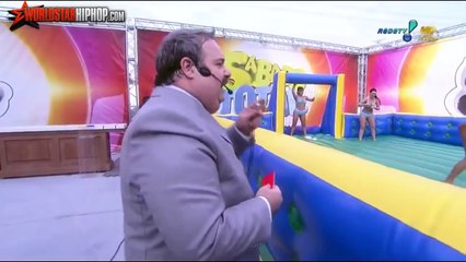 أجمل مبارة كرة قدم نسائية بالملابس الداخلية