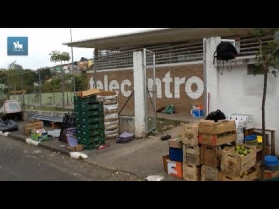 Telecentro que já foi modelo vira depósito clandestino de entulho