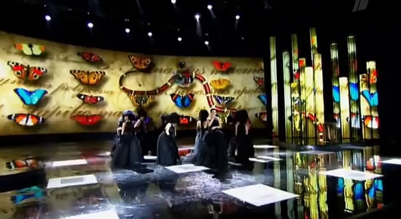 Слава разделась на сцене )))  Slava undressed on stage