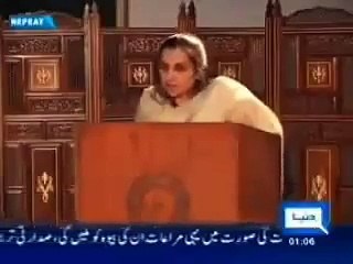 BALOCH STUDENTS A BIG SLAP ON PAKISTANI REPORTER..MUST WATCH