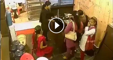 woman in shoping mall