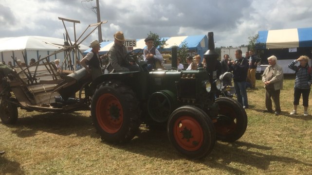 Rétro festival: le défilé des tracteurs
