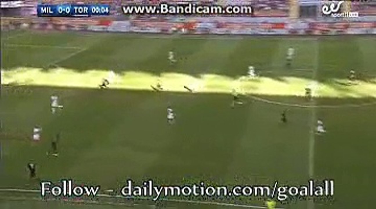 Suso of AC Milan passes the ball to a team mate - AC Milan vs Torino - 21.08.2016 HD