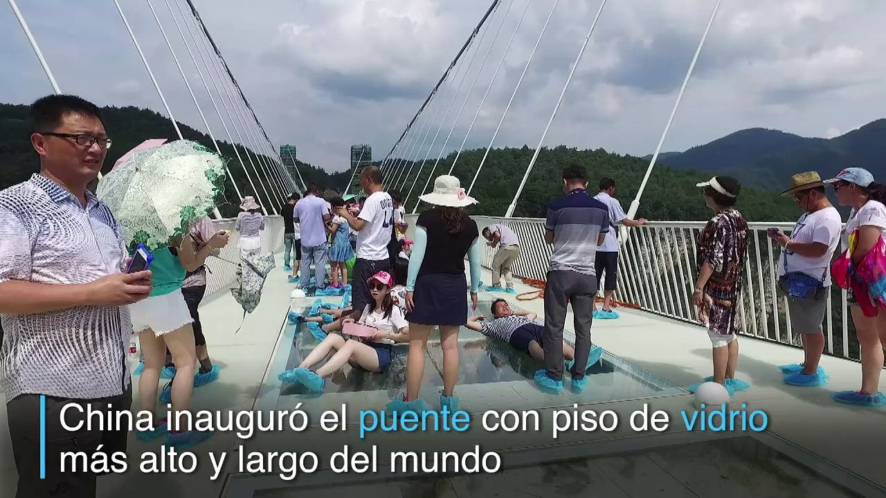 El puente con piso de vidrio más alto del mundo