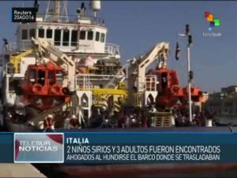 Italia: 2 niños y 3 adultos sirios mueren al hundirse embarcación
