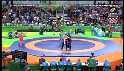 Moğol Güreşçi Özbek Güreşçiye Yenilince Rio'da Kıyamet Koptu