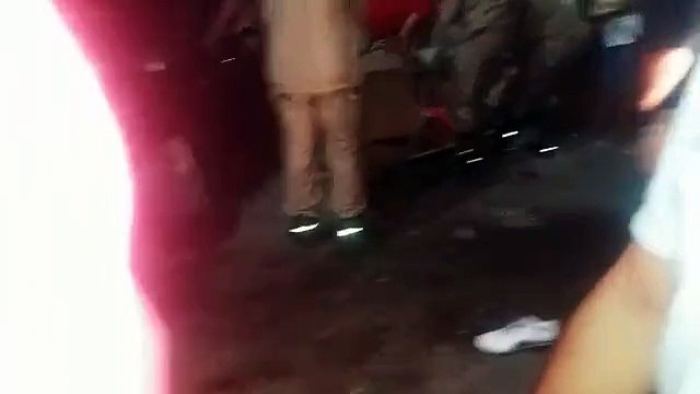 Jovem perde controle de carro e colide com rotatória no Centro de Cajazeiras