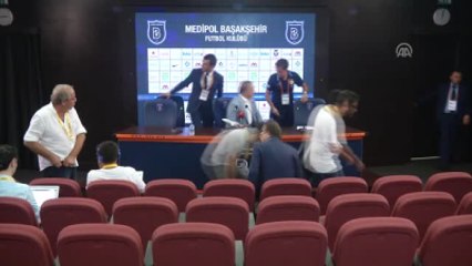 Fenerbahçe Teknik Direktörü Advocaat