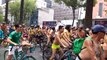 Manifestation de cyclistes nus qui défilent pour dénoncer le danger des voitures au méxique