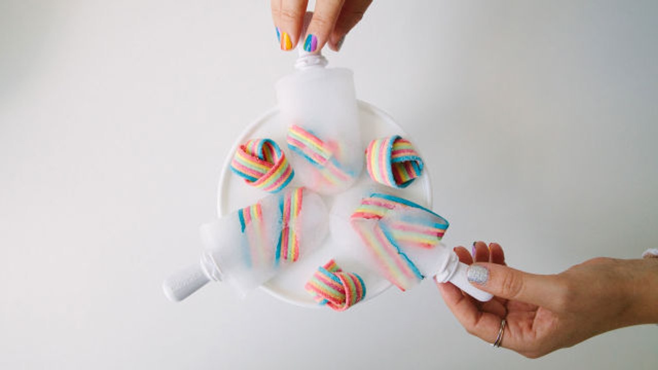 How to Make Two-Ingredient Rainbow Pops