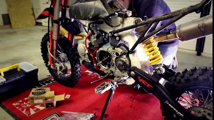 ON TRANSFORME MA 125 EN SUPERMOTARD ! - dailymotion
