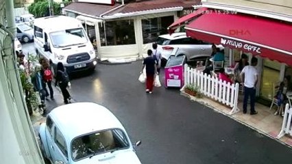 Kafe Sahibinden Çay İstedi, Cep Telefonunu Çaldı