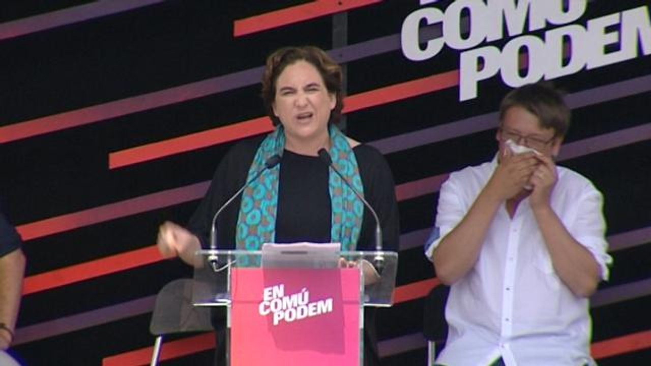 Colau cierra heridas con Iglesias: "Contamos contigo para ganar"