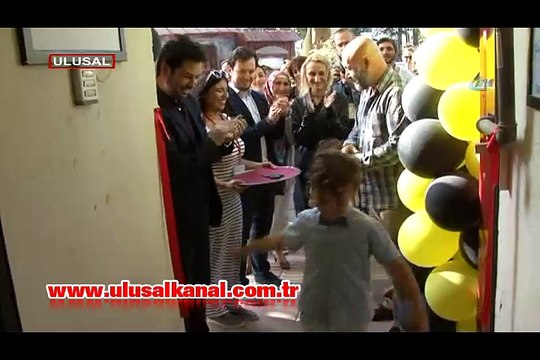 7 yaşındaki Çınar Efe ilk sergisini Eskişehir'de açtı