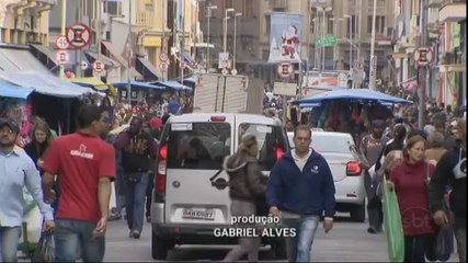Paulistanos enfrentam frio congelante e se viram como podem