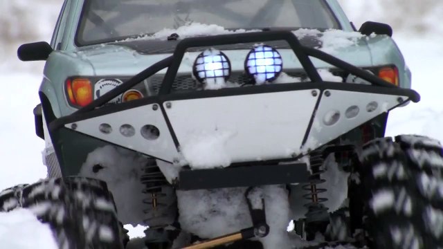 Snow SCALE OFF Road Trail Trucks - MAN Kat1 6x6 vs RC4WD Subzero 4x4