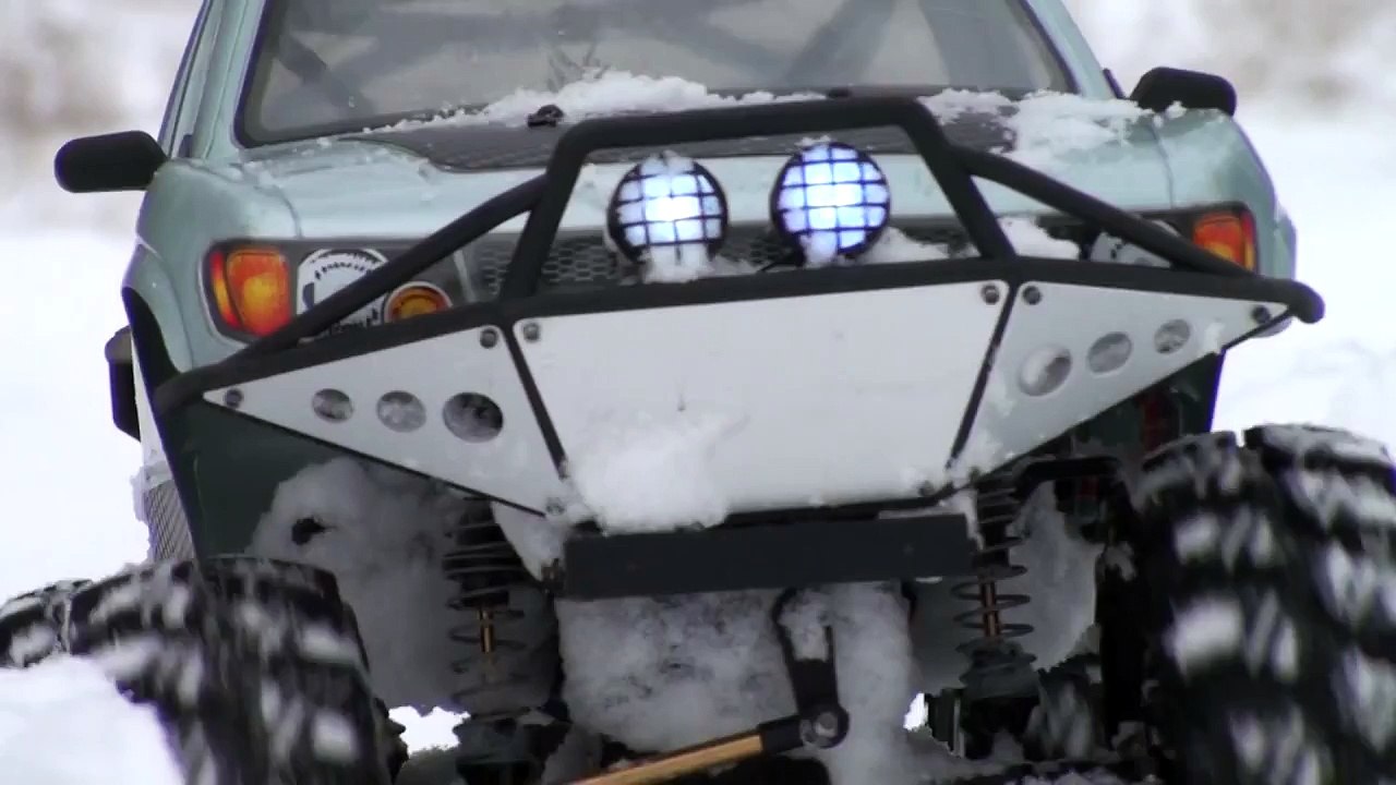 Snow SCALE OFF Road Trail Trucks - MAN Kat1 6x6 vs RC4WD Subzero 4x4