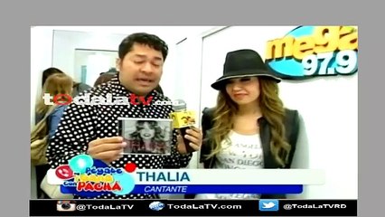 El Pacha entrevista a Thalia- Pégate y Gana- Video
