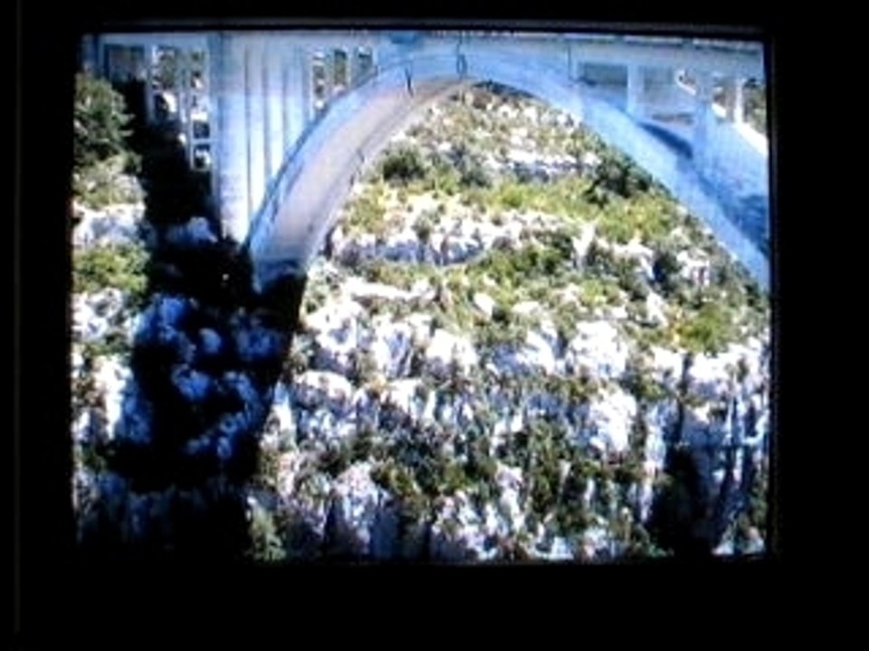 Sautà l'élastique du pont de l'artuby