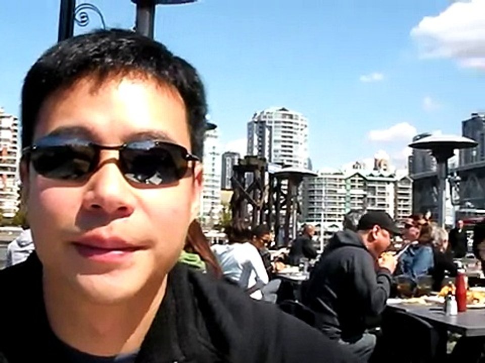 apr 24, 2009 - lunch at bridges, granville island