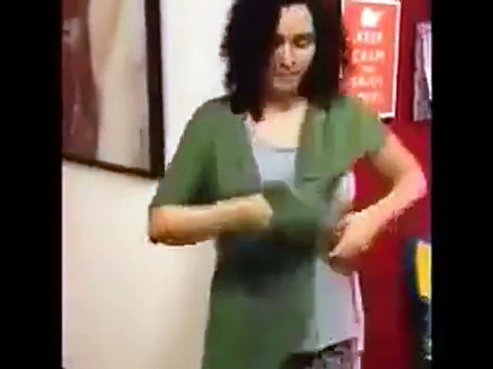 How To Carry a Baby -Watch Before You Pick- Guide for Mothers -- Homemade