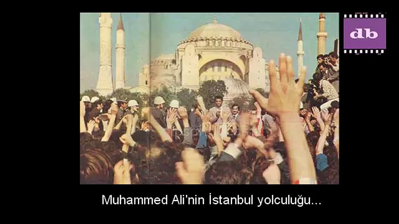 MUHAMMET ALİ SULTANAHMETTE CUMA NAMAZI KILARKEN - 1976