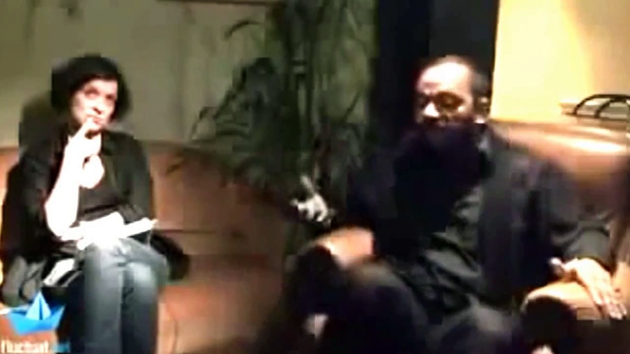 Dieudonne glisse une quenelle de 15 à l'hystérique Élisabeth Lévy