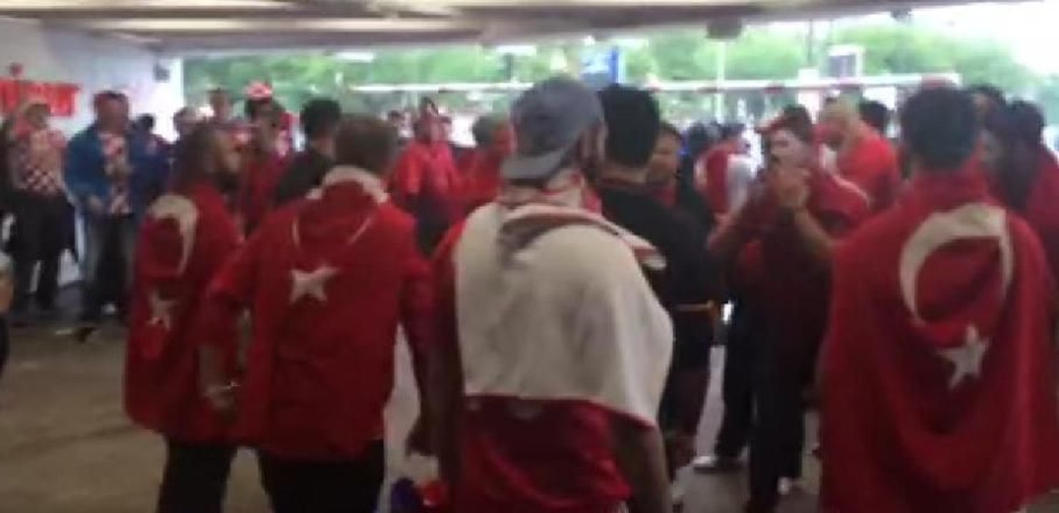 Türklerin Fransa'da coşkulu bekleyişi