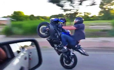 Within Seconds, He Regretted Trying To Show Off On His Motorcycle
