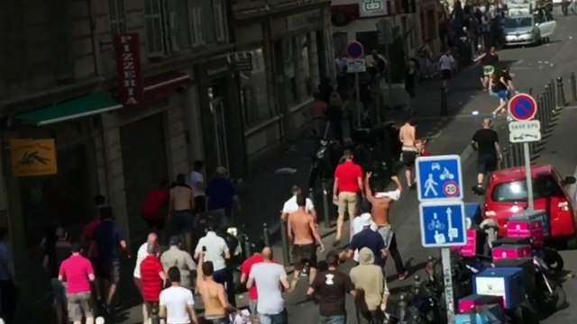 Бойня русских и английских футбольных фанатов в Марселе