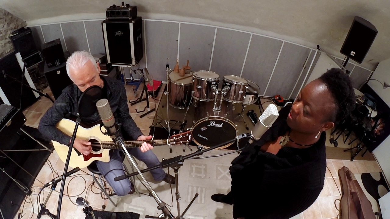 Exemple de clip de type "studio live"
