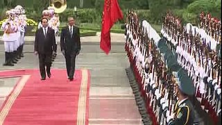 Obama in Vietnam US arms embargo to end - BBC News