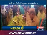 Shahbaz Sharif pays a surprise visit to Ramzan Bazaar