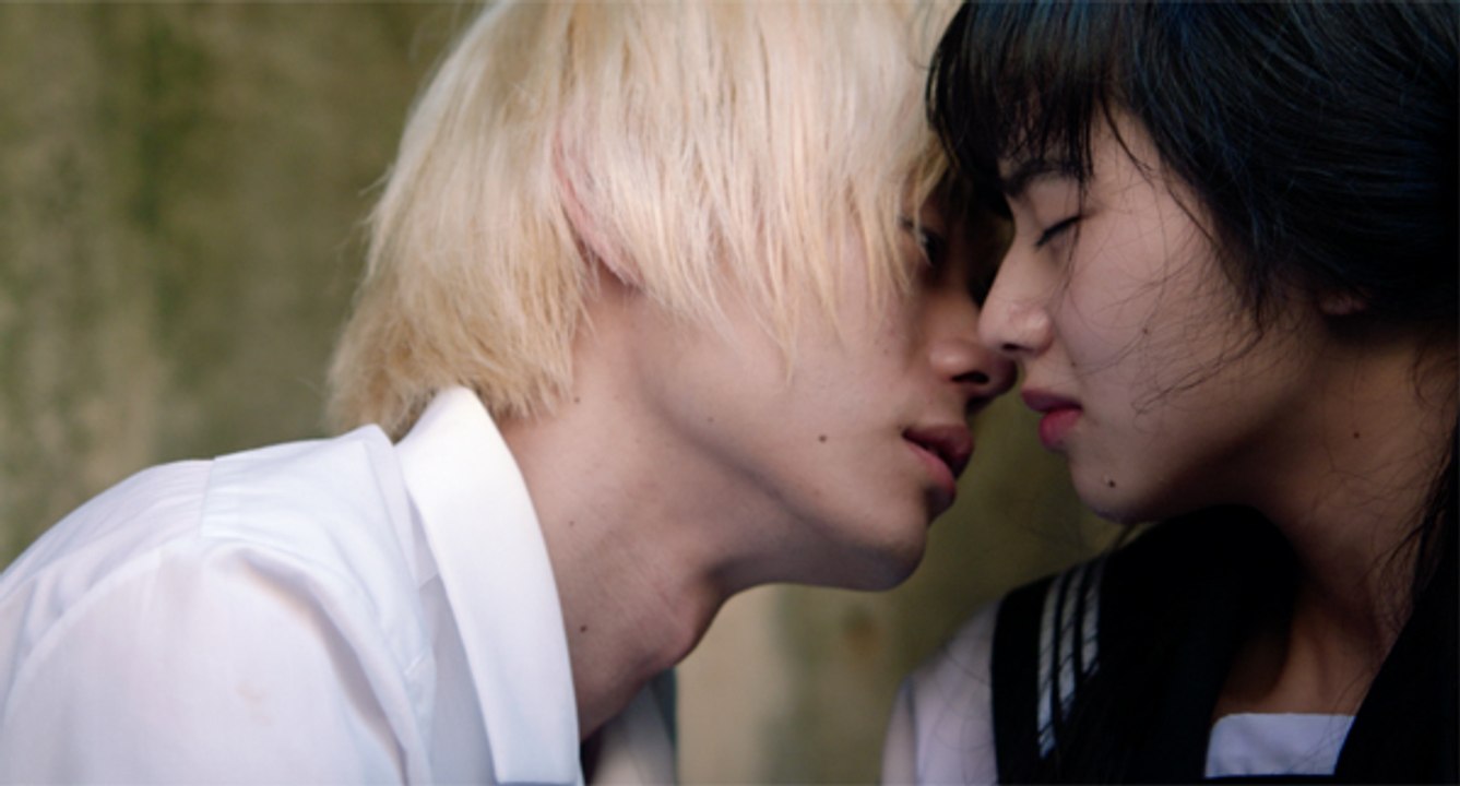 小松菜奈と菅田将暉がキス寸前！映画『溺れるナイフ』特報映像