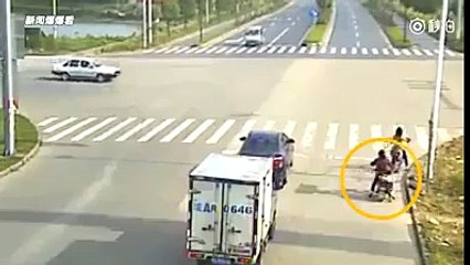 Bike walay apnay bachoon ka khayall karay