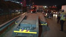 Dha İstanbul - Araçta Sıkışan Sürücüyü İtfaiye Kurtardı