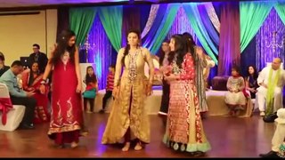 Desi Girls HOT Dance On Pakistani Wedding