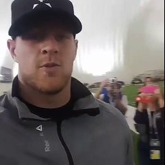 JJ Watt tries to speak Spanish to the Mexican fans