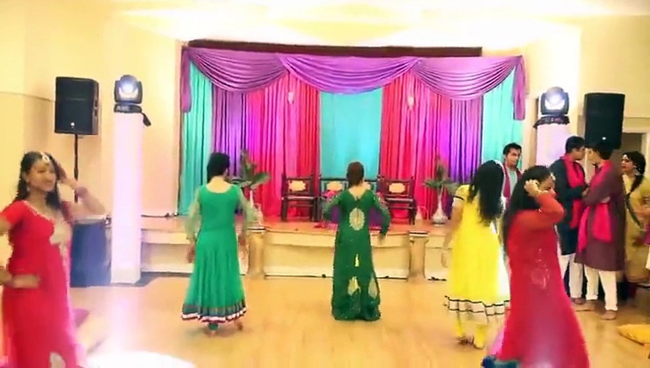 Pakistani Mehndi Dance Hera & Kazi