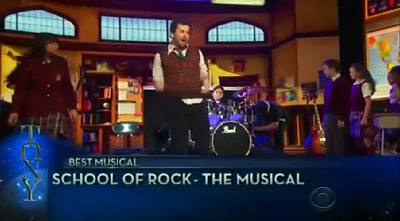 Barbra Streisand Presents The Hamilton Cast & Crew With The Award For Best Musical At The 2016 Tony Awards!