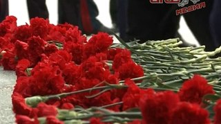Евгений Куйвашев 23 февраля принял участие в торжественном возложении цветов к памятнику Жукову