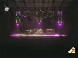 Blink-182 - What's My Age Again (live bologna-3-9-00)