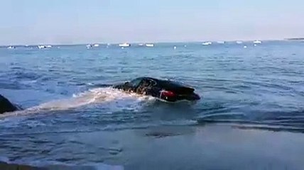 Une Porsche repêchée dans le bassin d'Arcachon